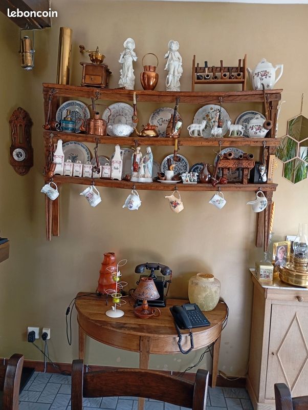 Archelle en bois ancienne avec décorations (image 1)