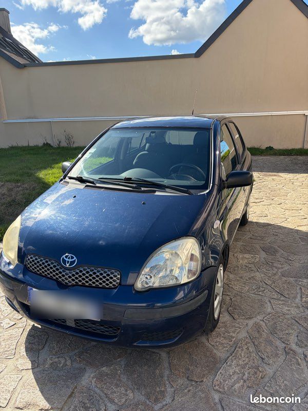 Toyota yaris (image 1)