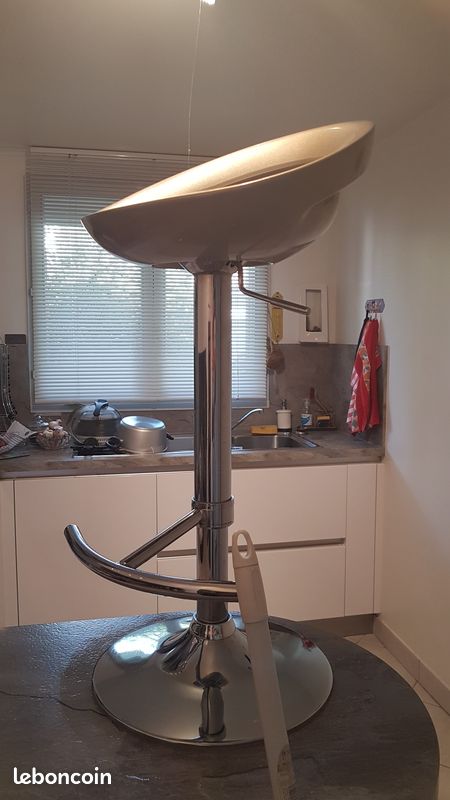 TABOURET DE BAR design (image 1)