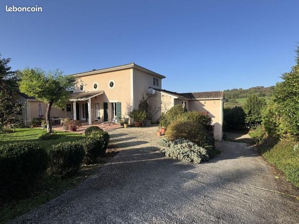 Maison 9 pièces 234 m²