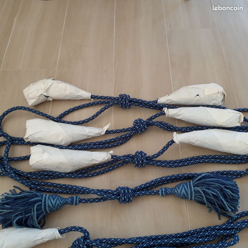 Embrasses De Rideaux Tressées à Pompons – Bleues, Fixation Murale (laiton, Lot De 2)