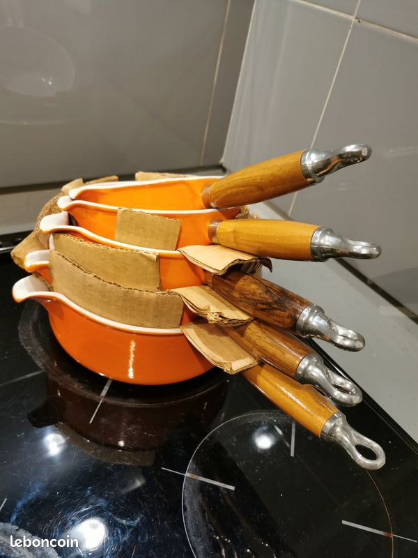 Casserole le creuset orange - France