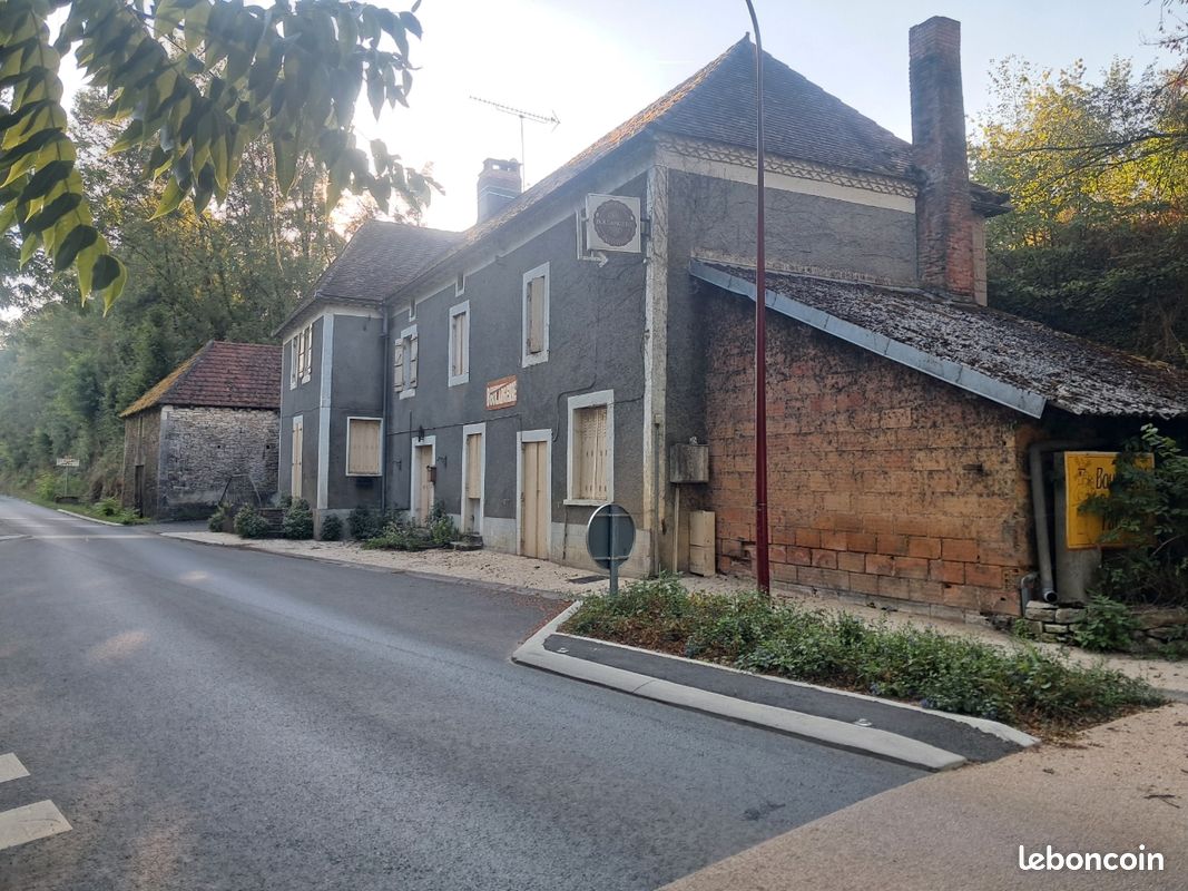 Maison 6 pièces 250 m² · à Cubjac-Auvézère-Val d'Ans · 250 m² · 89 000 €