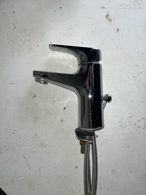 Robinet lavabo (image 1)