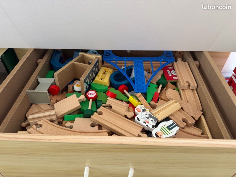 Table train en bois + circuit (image 3)