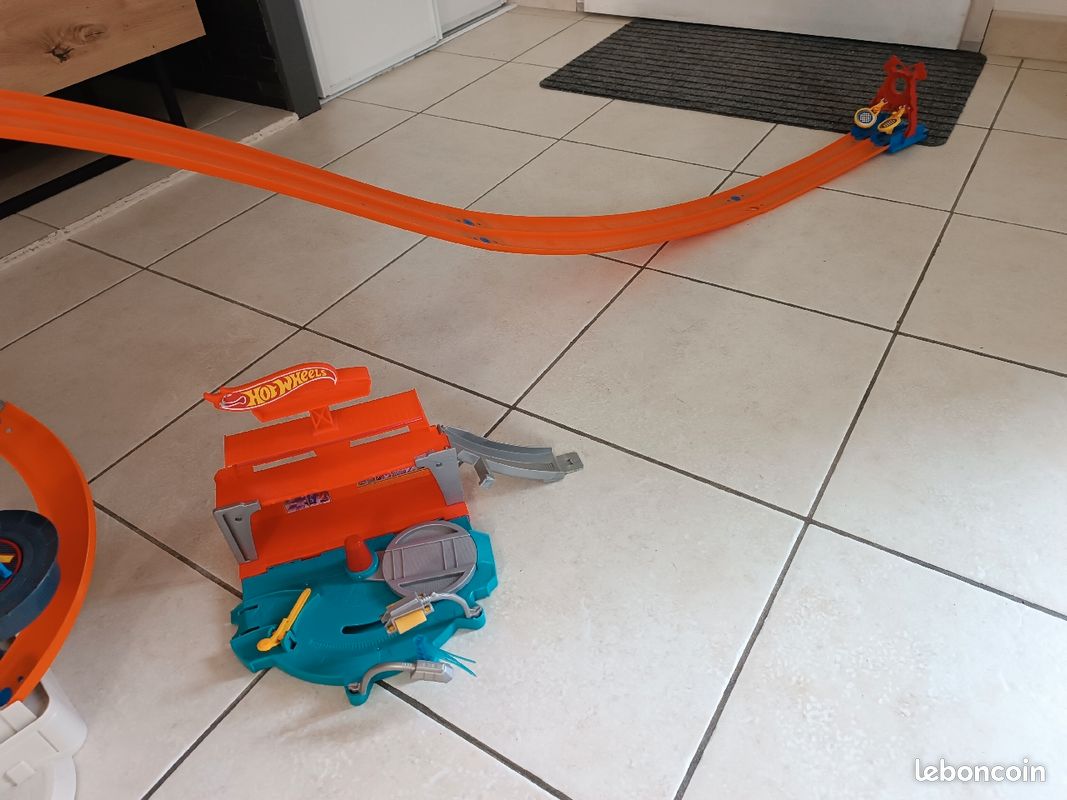Garage parking hotwheels (image 6)