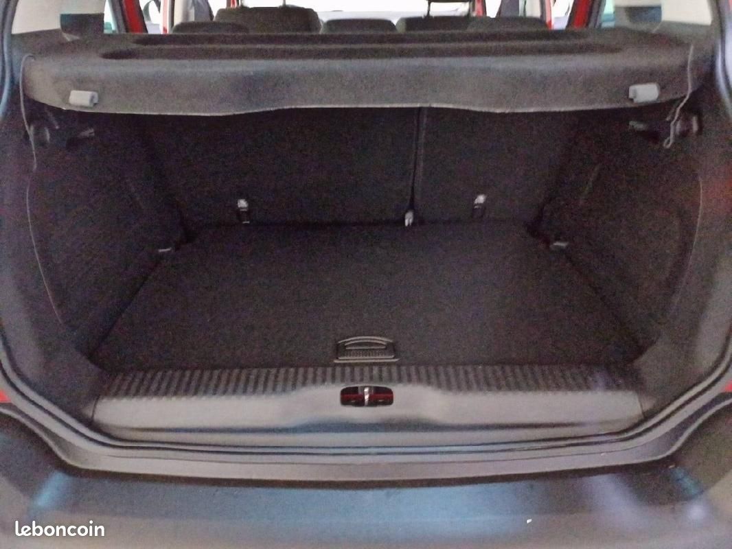 Citroën C3 Aircross BlueHDi 120 S&S EAT6 - Shine (image 6)