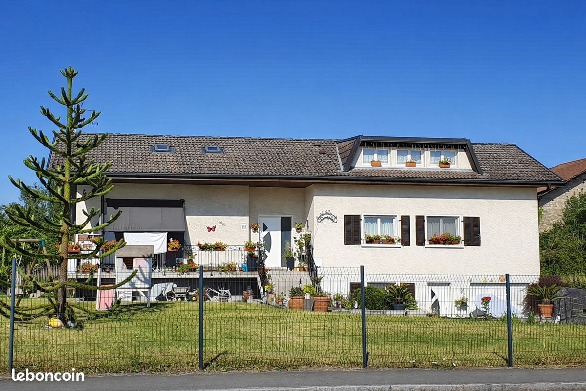 Appartement 8 pièces 146 m² · à Brenthonne · 146 m² · 590 000 €