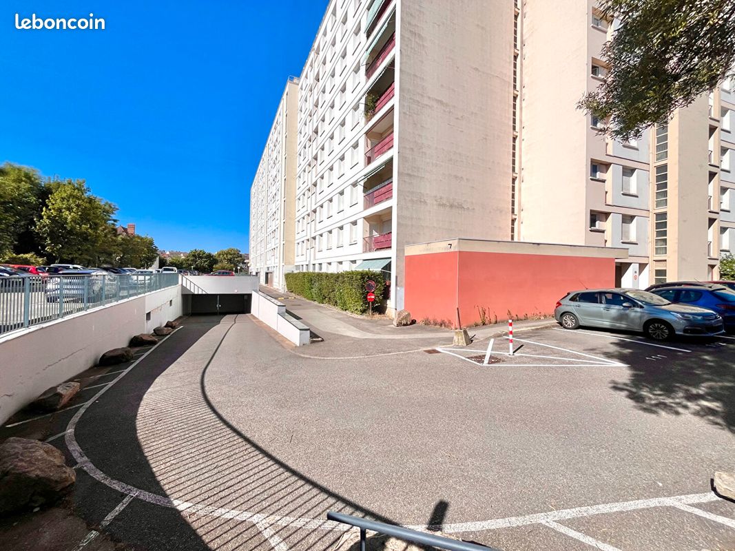 Local commercial 13 m² · à Caluire-Et-Cuire · 13 m² · 25 000 €