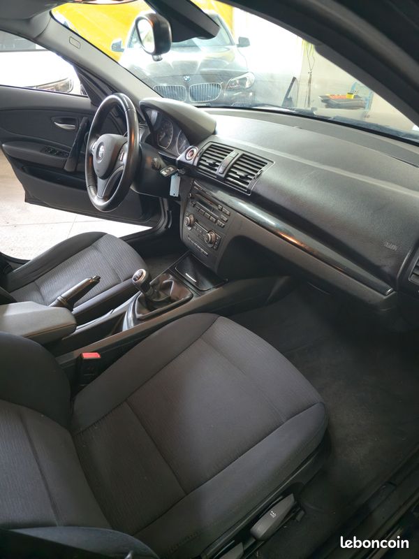 BMW SERIE 118d 143ch berline, noir , 7 cv, 5 portes (image 3)