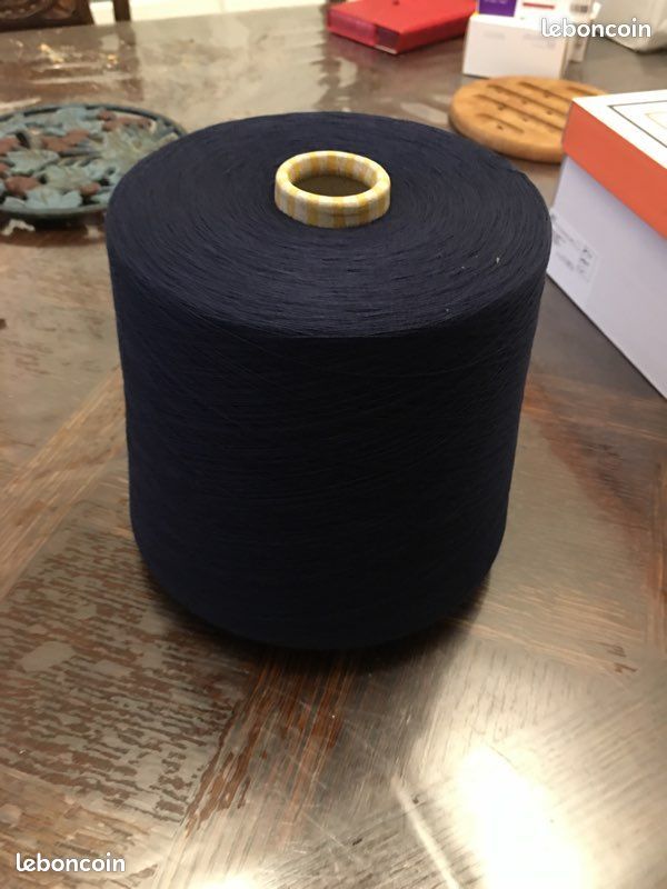 🧵 Lot de 8 bobines de fil de bleu marine (image 1)