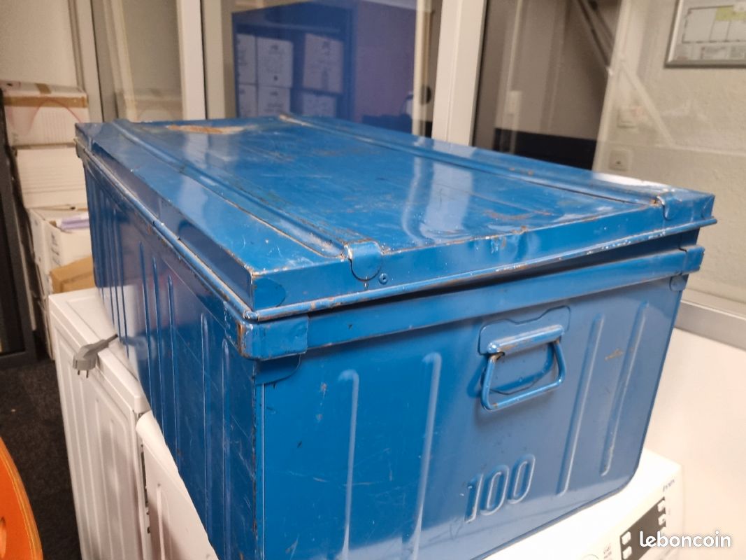 Malle de rangement en métal bleu 175 L (image 1)