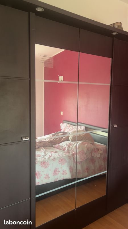 Grand meuble noir avec miroir et LED (image 2)