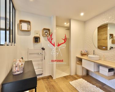 Maison 1 890 000 € - 305 m²