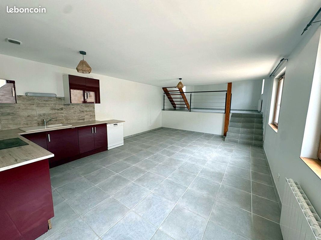Appartement 5 pièces 100 m² · à Lattainville · 100 m² · 950 €/mois
