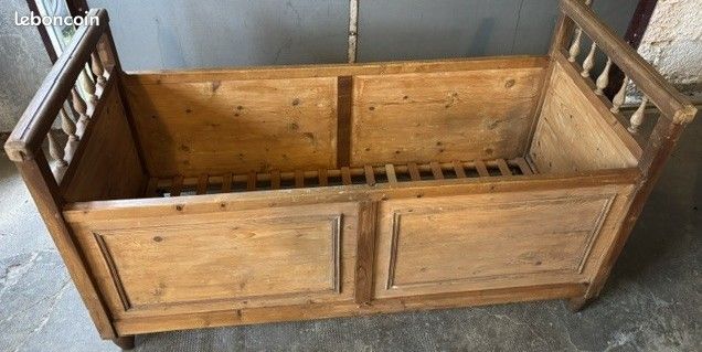Lit bébé en bois vintage - Ameublement