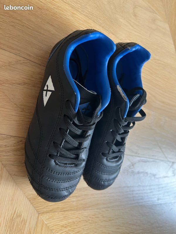 Crampons / chaussures de foot enfant Decatlon (image 1)