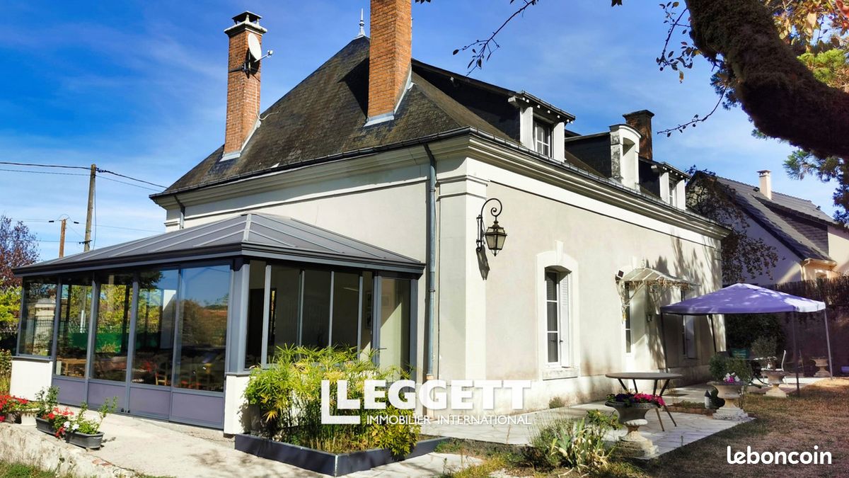 Maison 10 pièces 297 m² · à Montrichard Val de Cher · 297 m² · 455 800 €