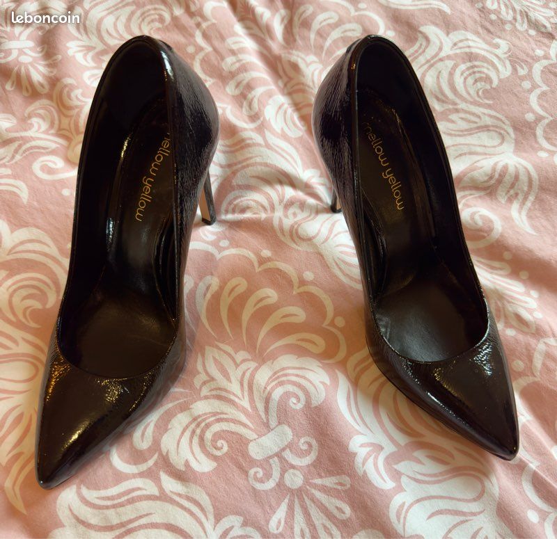 Escarpins noirs vernis Mellow Yellow – Made in Italy –