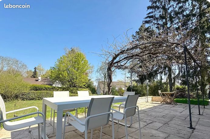 Maison 8 pièces 230 m² · à Vernouillet · 230 m² · 595 000 €
