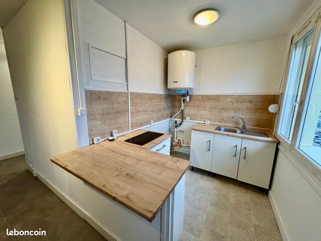 Appartement 3 pièces 49 m² · à Roanne · 49 m² · 420 €