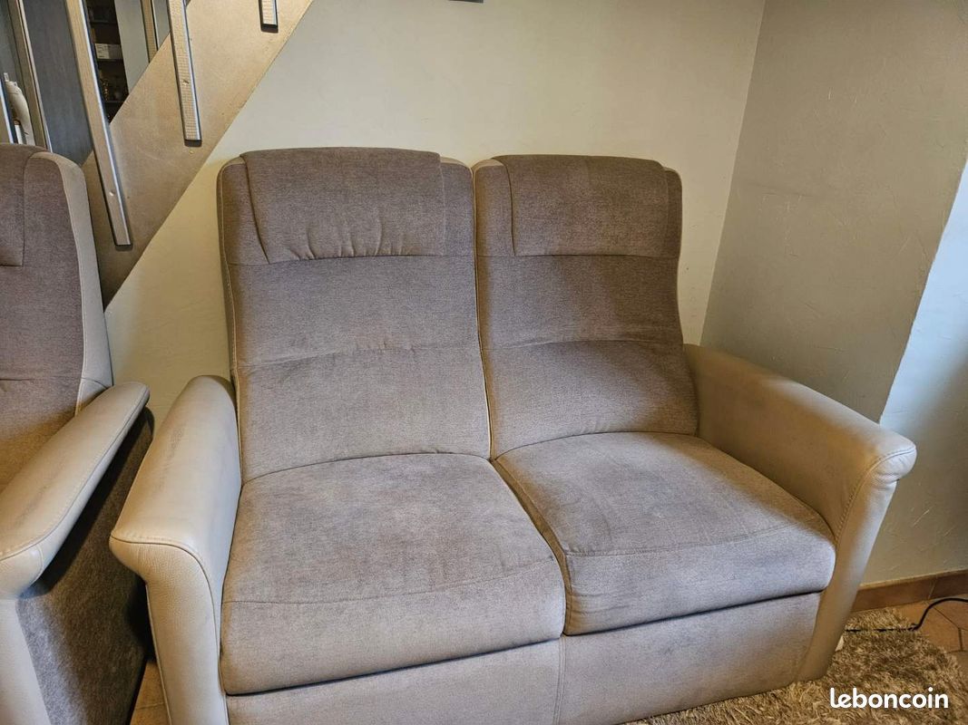 Canapé 2.5 places plus deux fauteuils Maestri modèle Palma (image 1)
