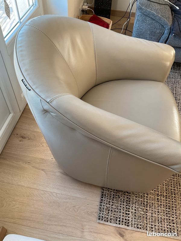 Fauteuil club pivotant en cuir (image 2)