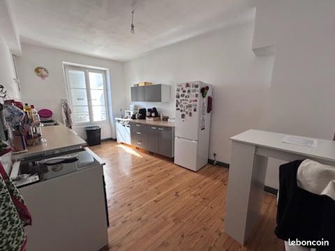 Appartement 3 pièces 83 m² · à Tournon-sur-Rhône · 83 m² · 670 €/mois