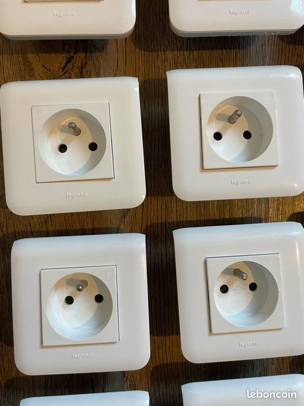 Lot Legrand Mosaic Interrupteurs Va-et-vient + Prise Téléphone Blanc - Très Bon état