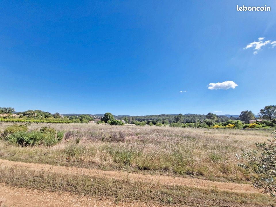 Terrain 1103 m² · à Carcès · 128 000 €