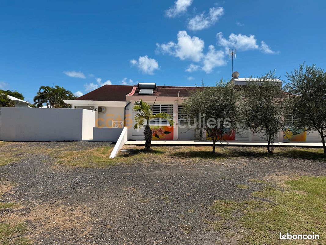 Maison 5 pièces 150 m² · à Saint-François · 150 m² · 2 360 €/mois