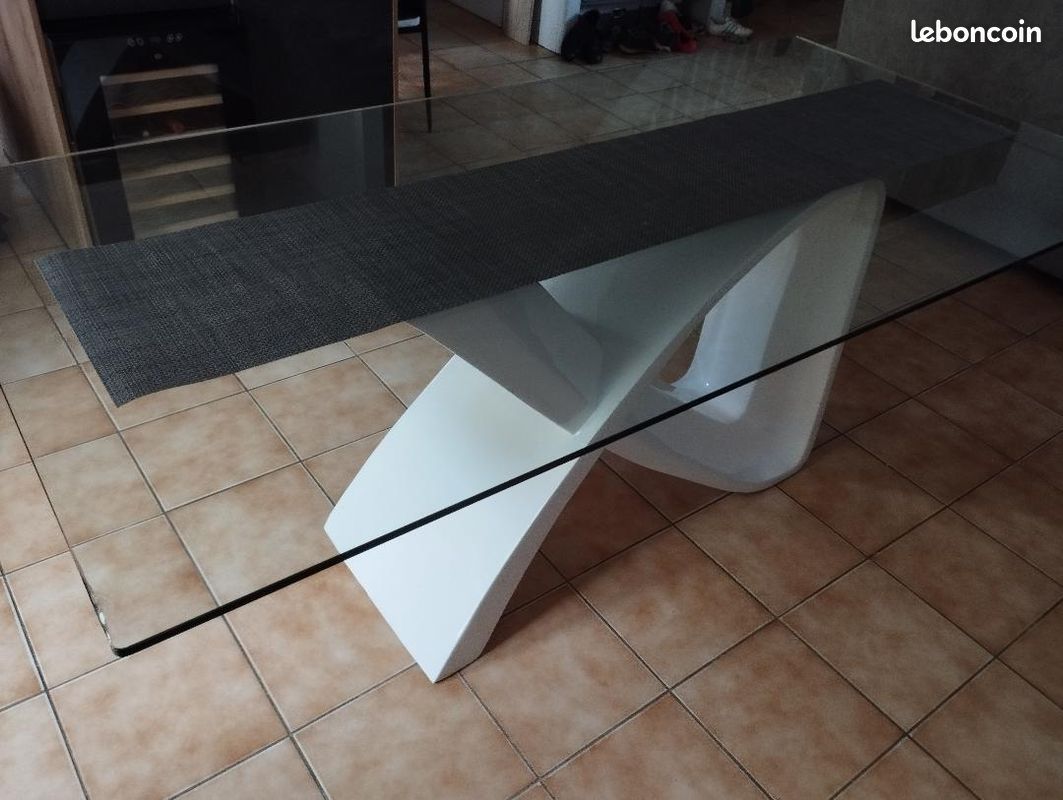 Table design verre et céramique (image 3)