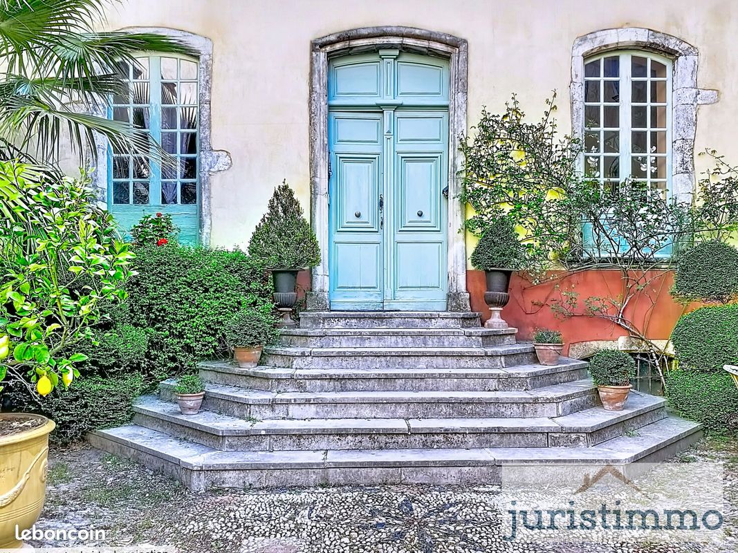 Maison 20 pièces 800 m² · à Saint-Paul-Trois-Châteaux · 800 m² · 1 150 000 €