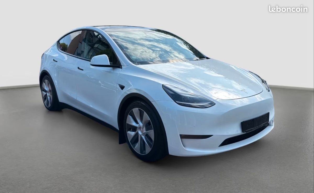 Tesla Model Y Performance AWD 513CH - 1ère Main - TVA Récupérable - Historique D'Entretien Complet - Toit Pano - CockPit Numérique - 80000KM (image 2)