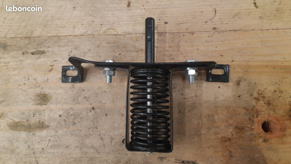 Verrouillage de capot Triumph TR3 (image 1)