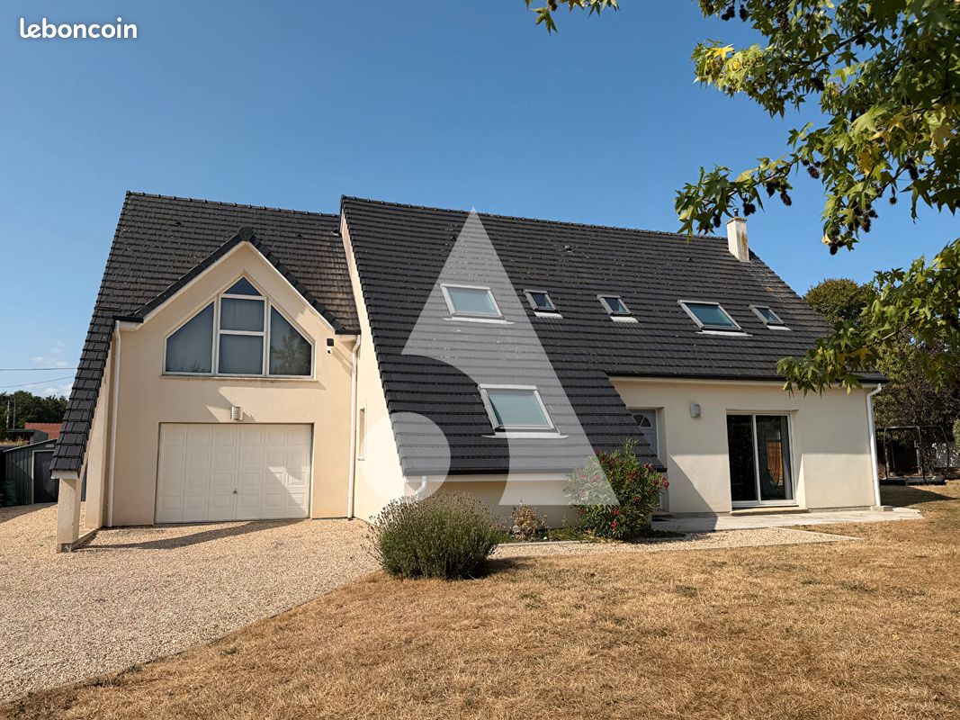 Maison 6 pièces 177 m² · à Saint-Sébastien-de-Morsent · 177 m² · 359 000 €