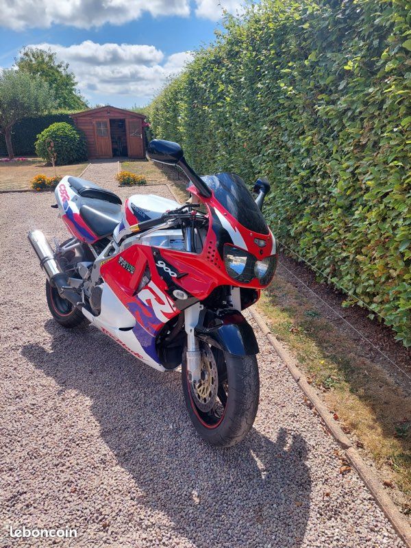 Moto CBR 900 FIREBLADE - Motos