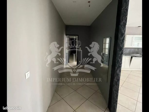 https://img.leboncoin.fr/api/v1/lbcpb1/images/f0/87/55/f08755e1d967e4aa50c9faedfbd68eb0c514eec6.jpg?rule=ad-image