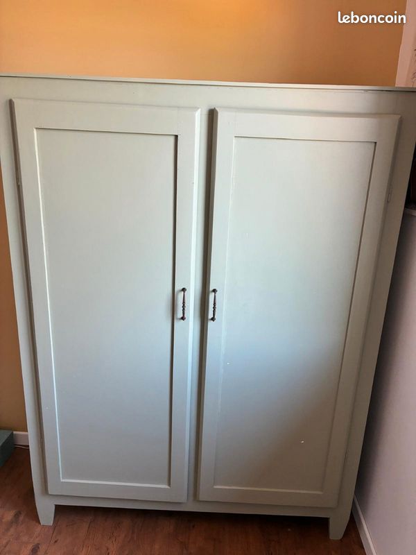 Jolie armoire parisienne idéale pour chambre d'enfant (image 3)