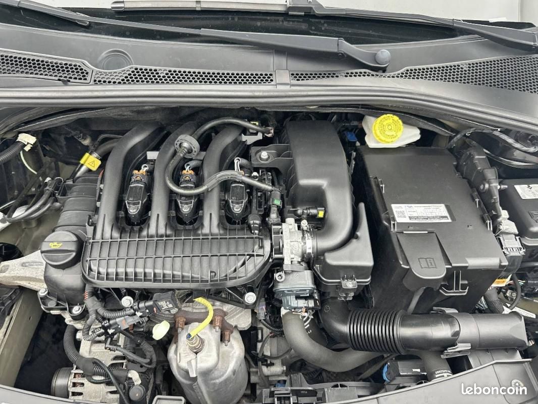 Citroën C3 PureTech 83 S&S BVM5 - Feel Pack (image 25)