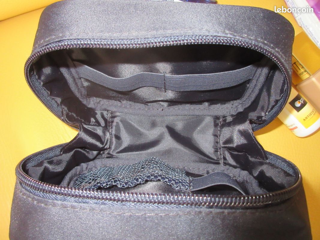 Petite trousse de toilette (image 2)