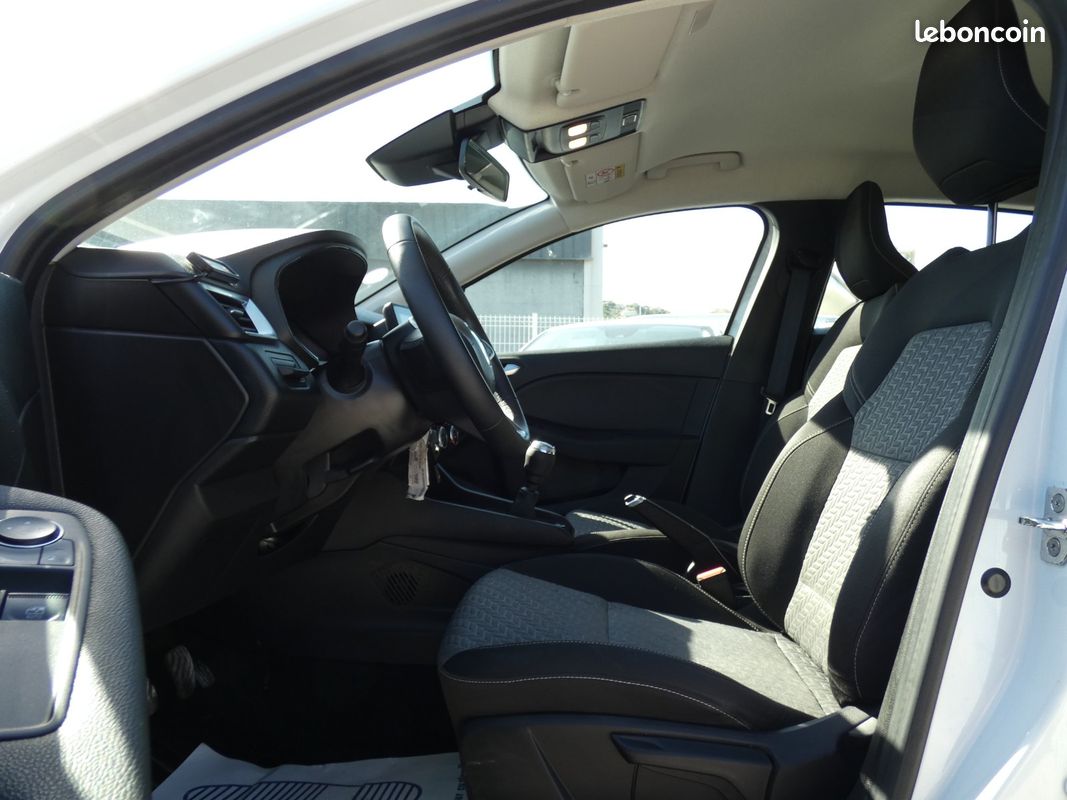 RENAULT CLIO V TCe 90 Equilibre (image 9)