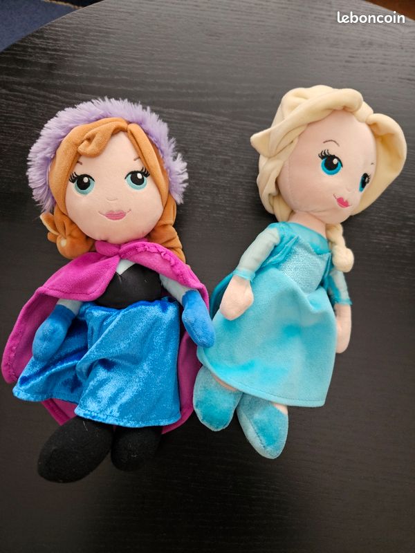 Peluche poupée Elsa La Reine des Neiges Frozen DISNEY
