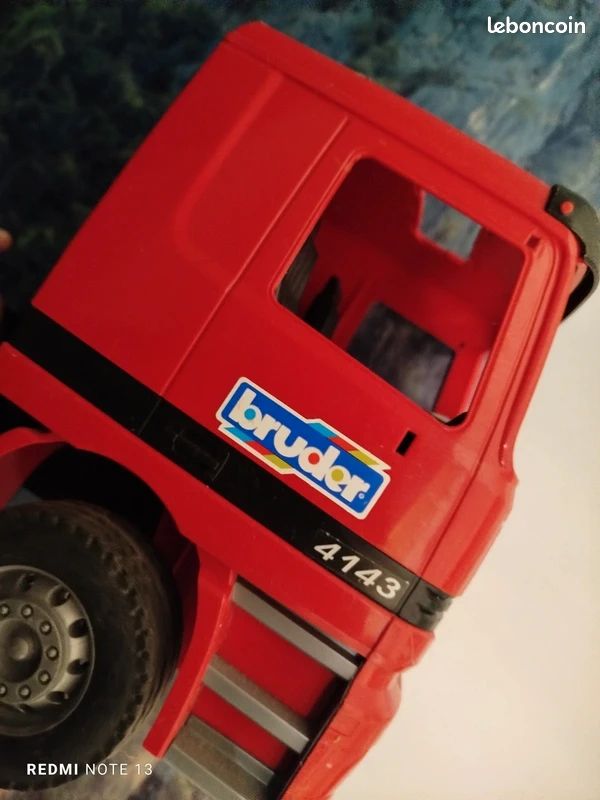 Bruder camion rouge Actros Mercedes. Jouet transport chantier.. Jeu extérieur ou intérieur pour enfant de 4 à 14 ans (image 1)