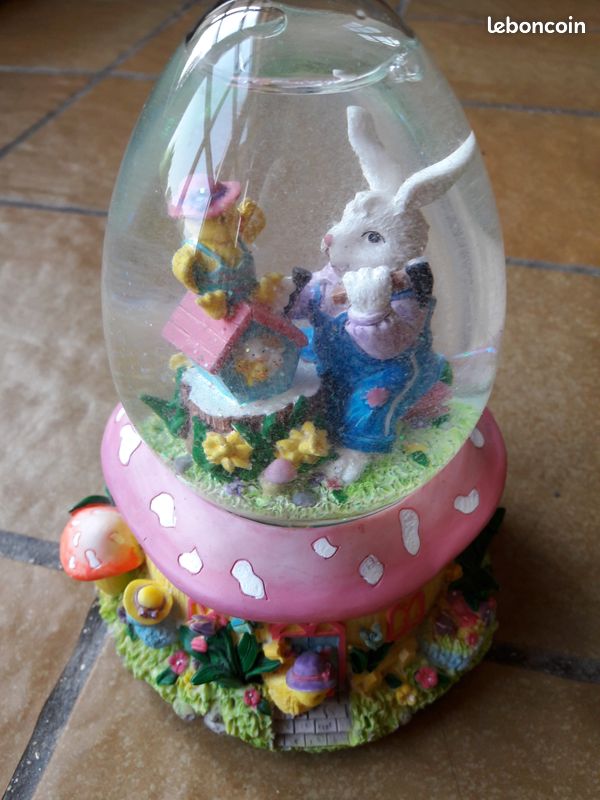 Boule à paillettes musicale (image 1)