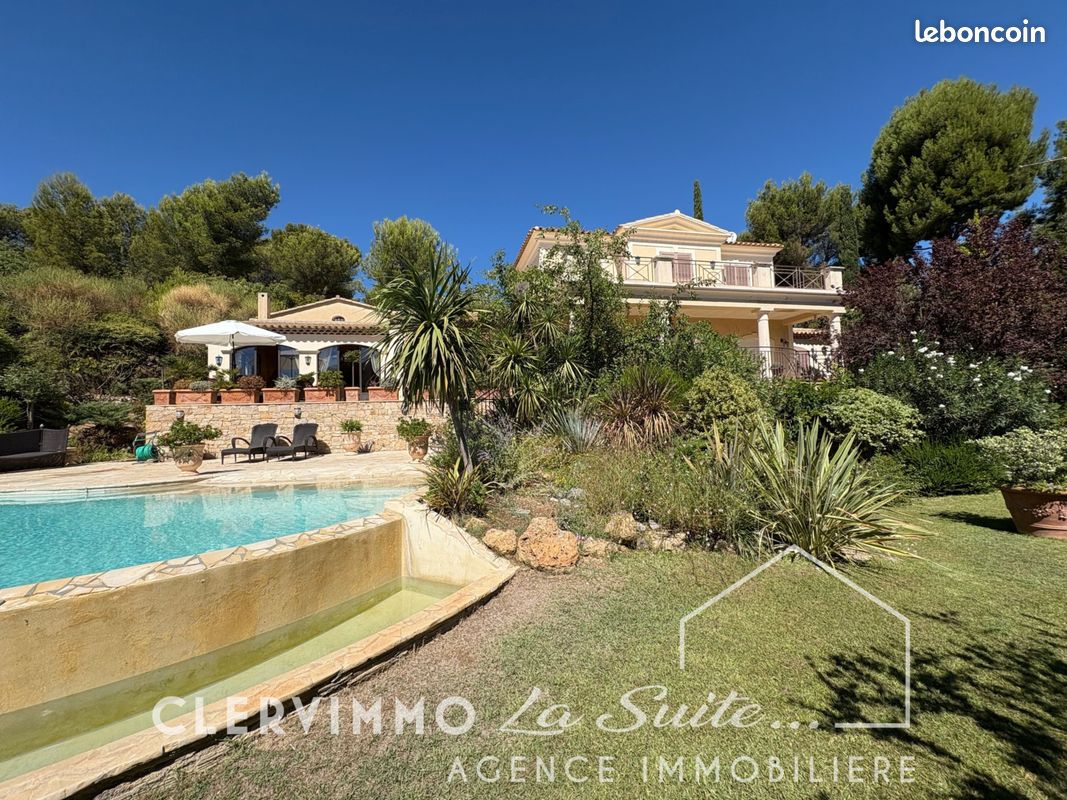 Maison 7 pièces 297 m² · à Roquevaire · 297 m² · 1 900 000 €