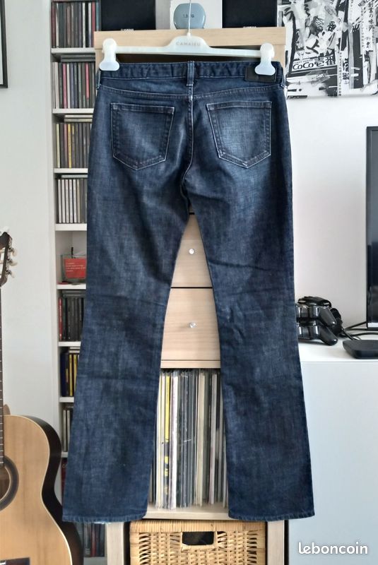 Short En Jean Vieilli Gap Taille 25 - Coupe Régulière, Longueur 5 Pouces, Très Bon état D'occasion
