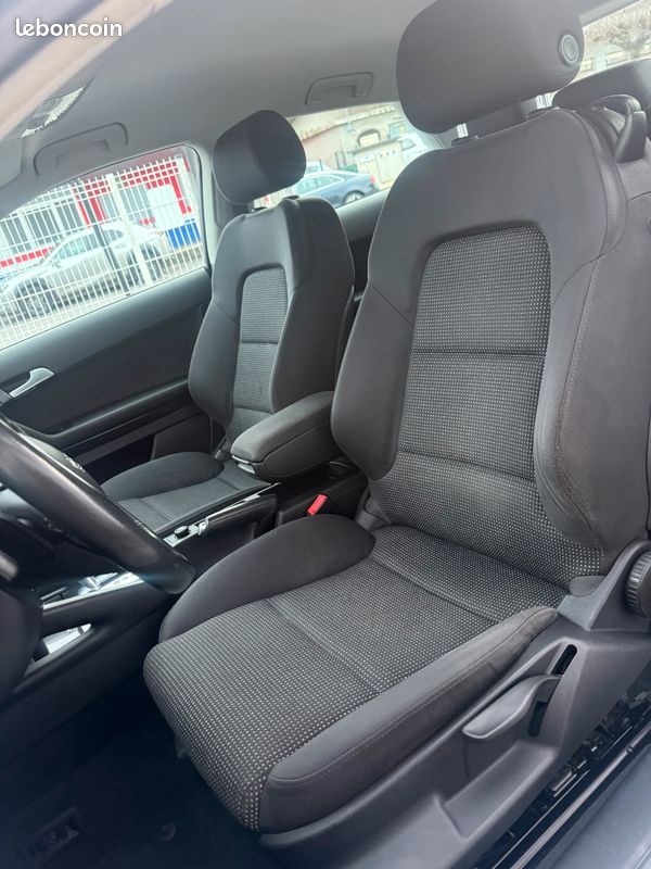 AUDI A3 3.2L V6 250ch Quattro S-Tronic6 (image 6)