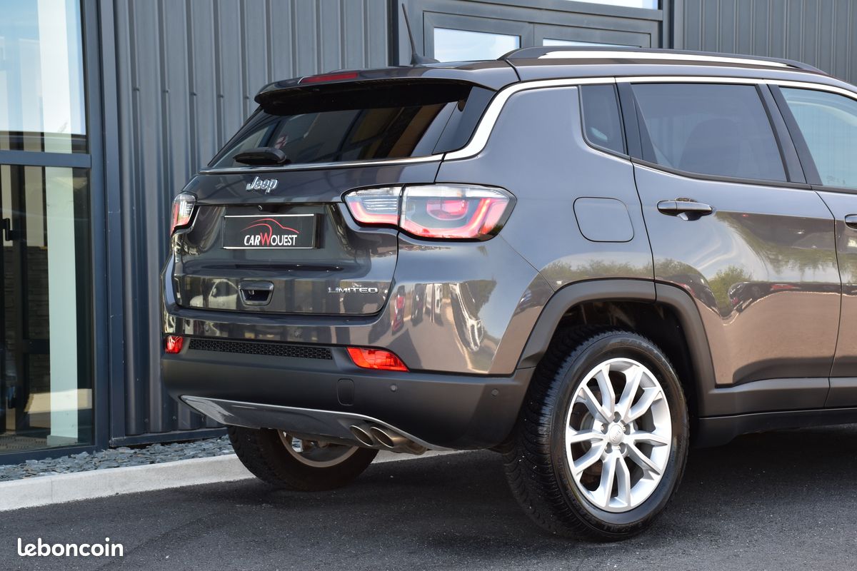 Jeep Compass Limited BVA • 15990 km • 1ère Main • Pack hiver • Camera (image 9)