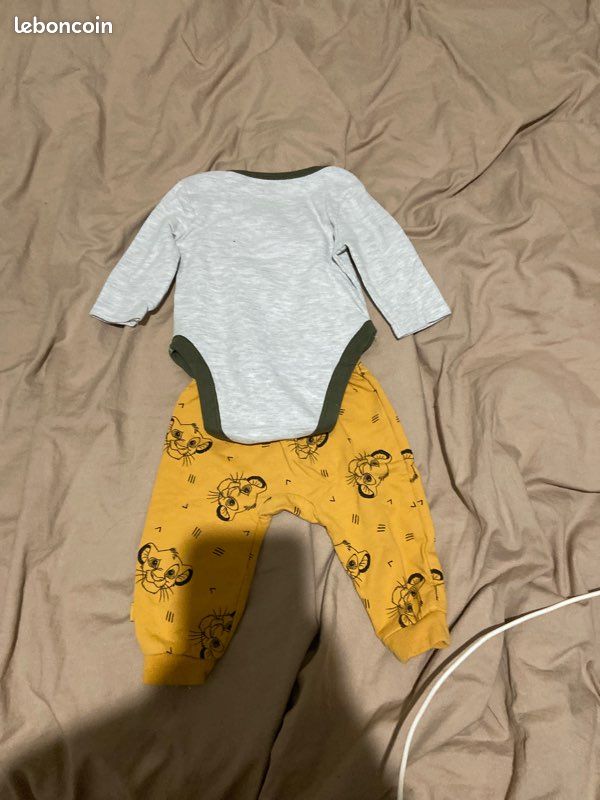 Ensemble bébé Disney Le Roi Lion (body + pantalon) – Très bon état (image 3)